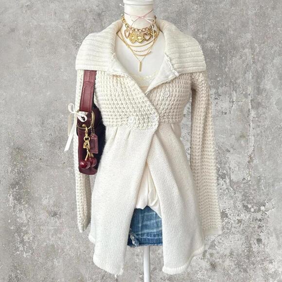Sweaters - Cozy coquette brookie yancey chunky knit white sweater‎ with double buttons